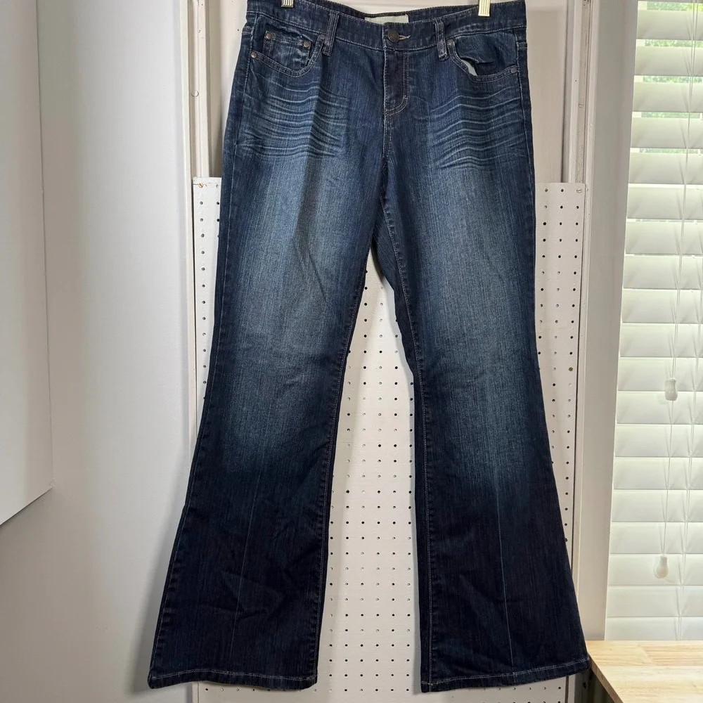 Maurices Molli Flare‎ Jeans Women's Blue Denim Mid Rise Stretch Pockets - 9/10